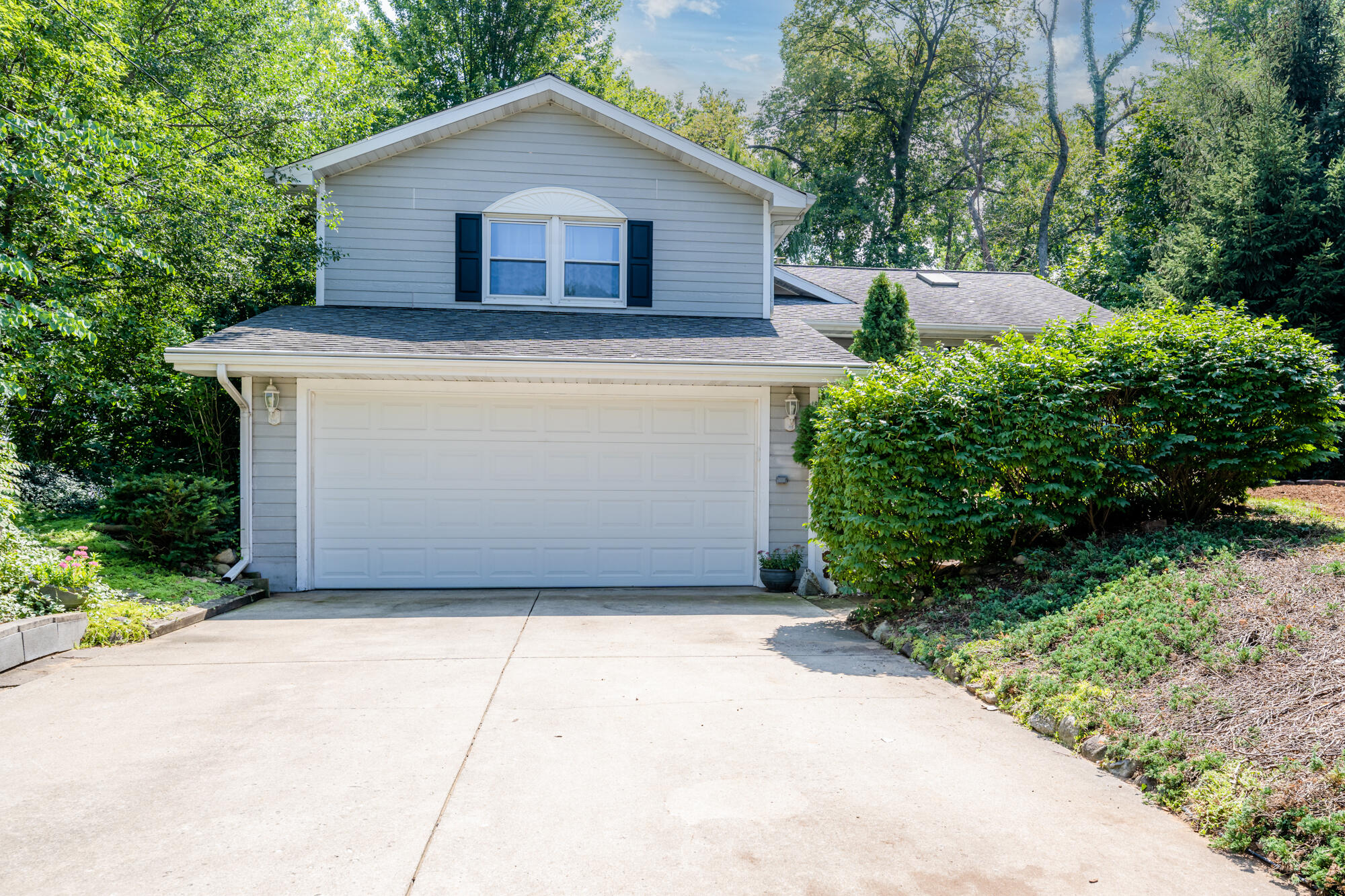 5839 Ridge Road Stevensville, MI 49127 - Photo 2 of 37 Ridge-102