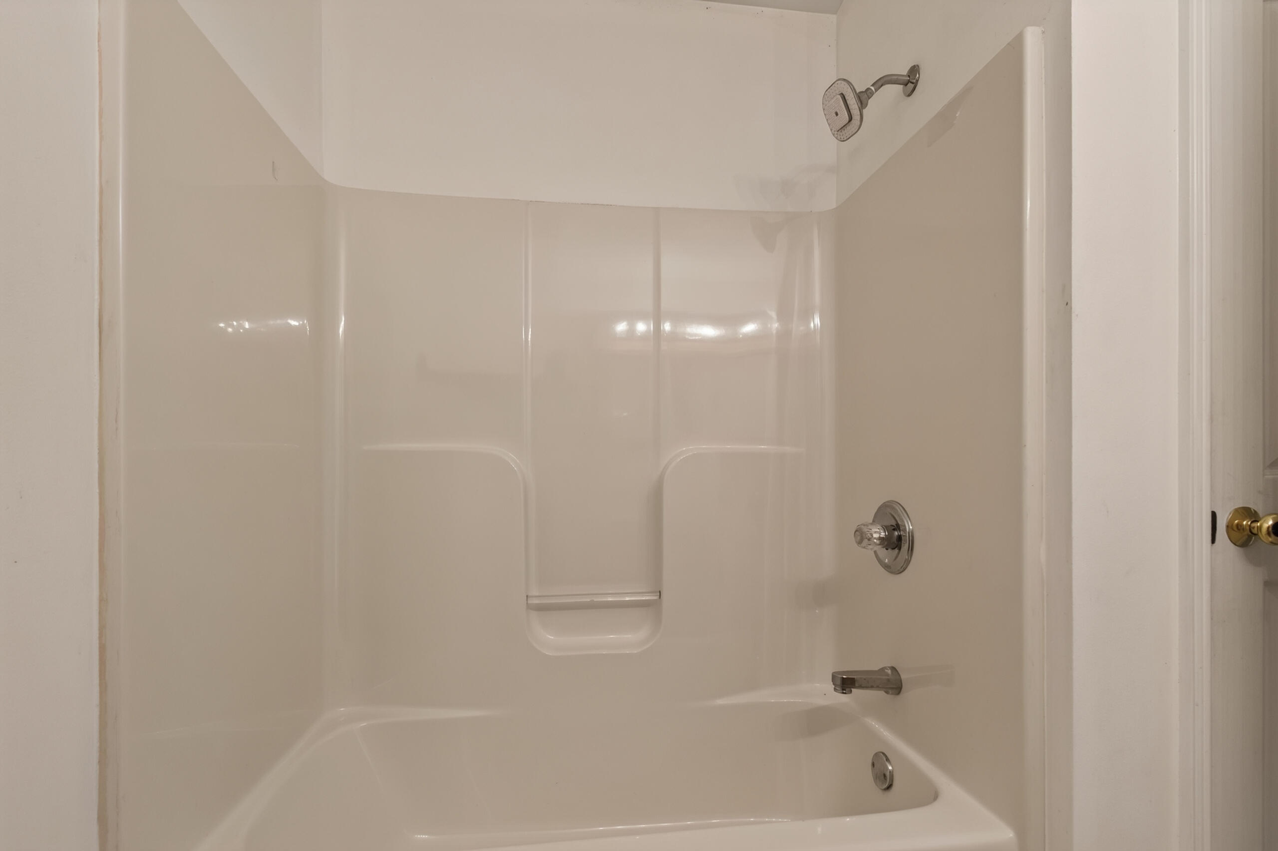 364 Ridgeview Drive Berea, KY 40403 - Photo 38 of 48 Guest Bath #1