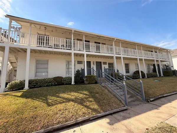 $1,350 | 4101 Douglas Avenue, Unit 104, Dallas, TX 75219