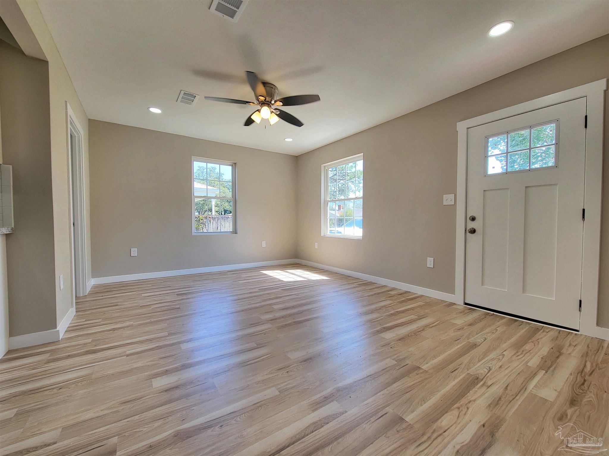 206 Bryant Road Pensacola, FL 32507 - Photo 4 of 23
