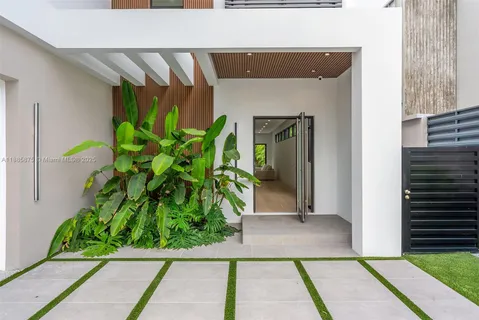 $3,350,000 | 260 Northwest 47th Street, Miami, FL 33127