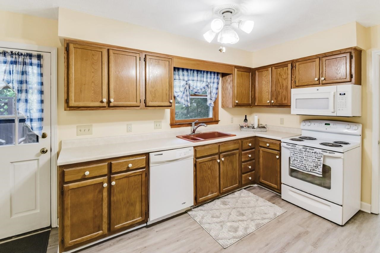 107 Chevron Circle Cary, NC 27513 - Photo 10 of 34 Photo 10