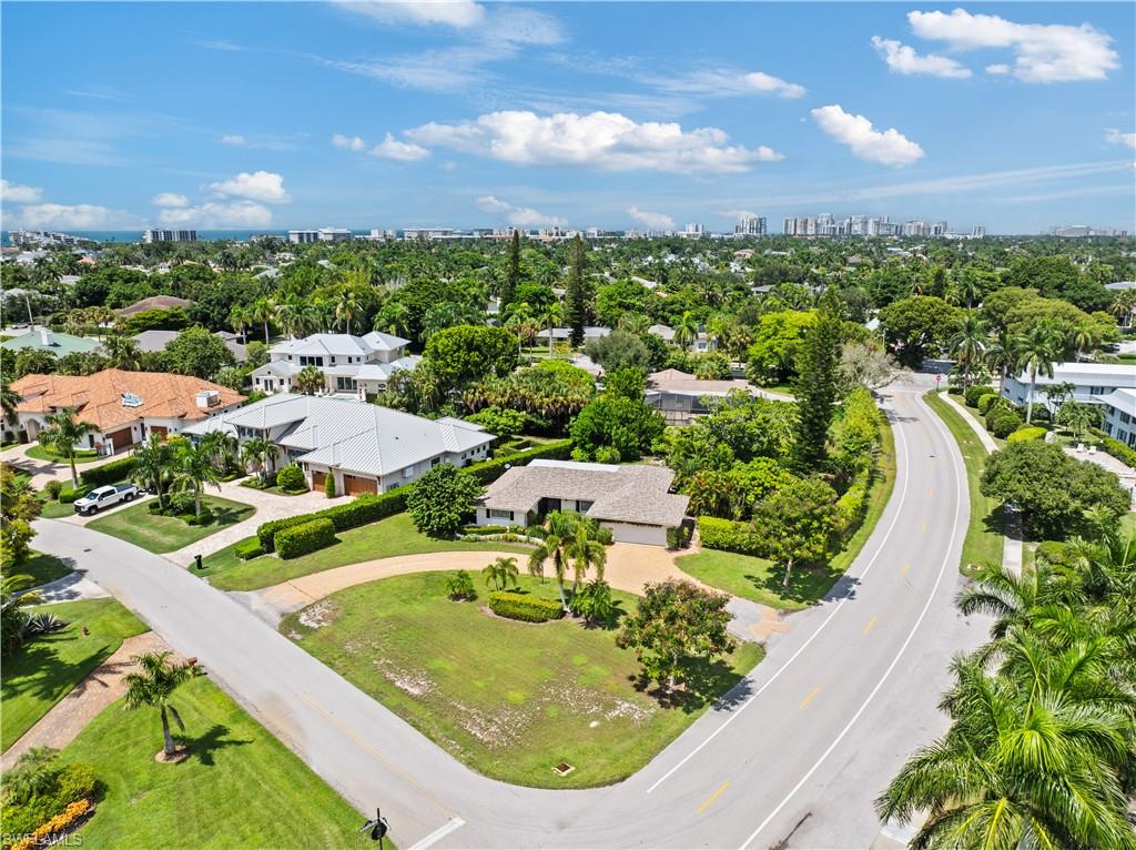 717 Rudder Road Naples, FL 34102 - Photo 5 of 19 Gallery Image 5