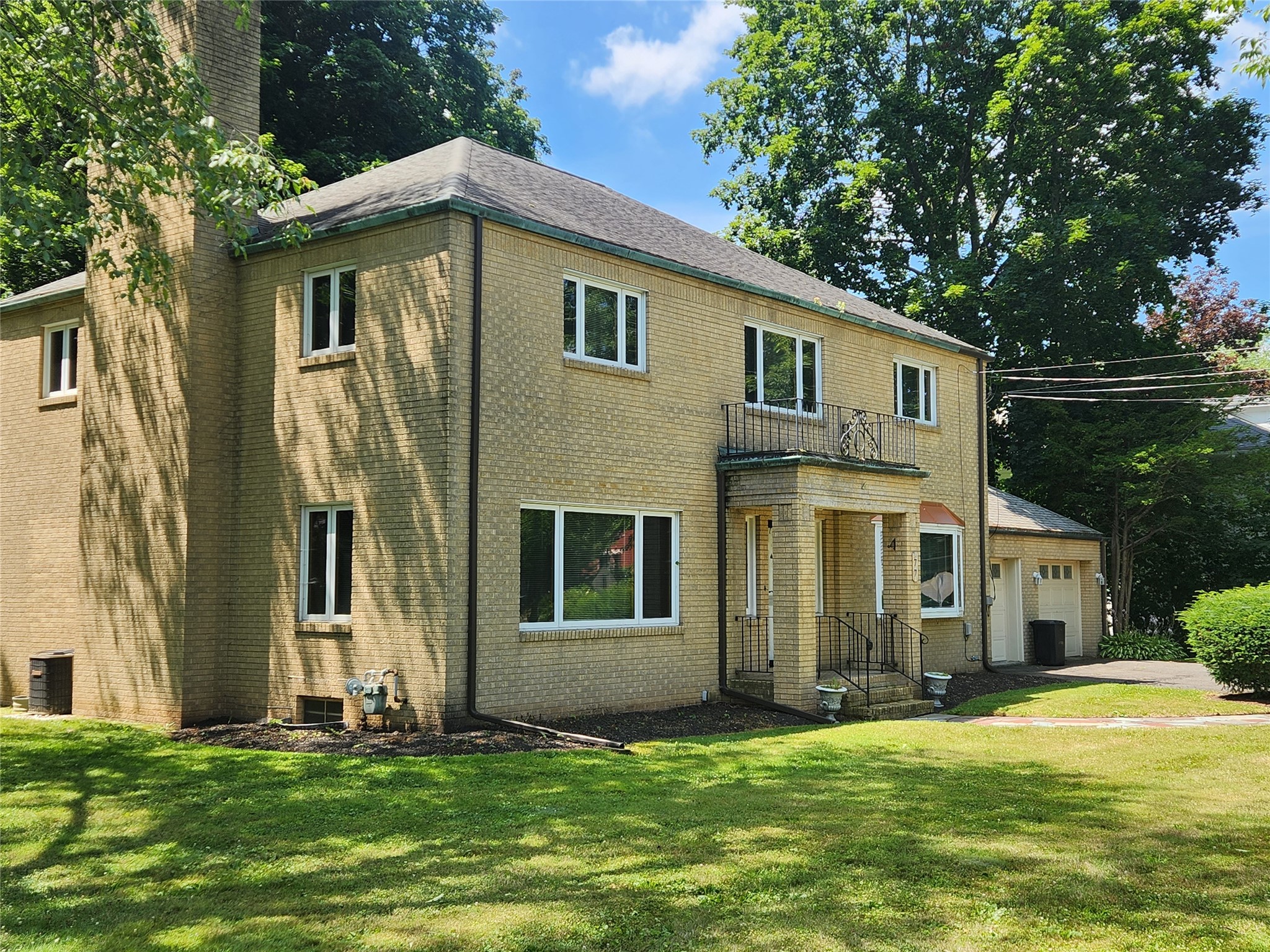 77 Riverside Drive Binghamton, NY 13905 - Photo 4 of 39