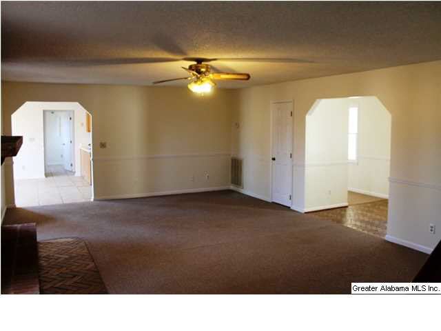 1201 Kirby Road Oxford, AL 36203 - Photo 4 of 32