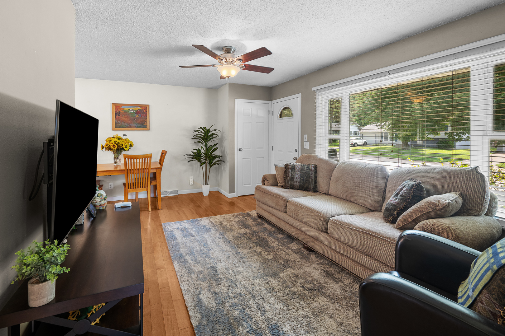 2412 Maplecrest Road Bettendorf, IA 52722 - Photo 6 of 37 Gallery Image 6