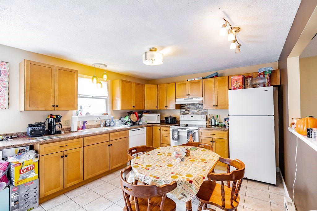 32-34 Blodgett Street Springfield, MA 01108 - Photo 13 of 15 Gallery Image 13