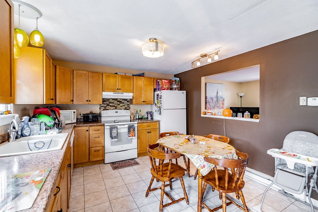 32-34 Blodgett Street Springfield, MA 01108 - Photo 5 of 15 Gallery Image 5