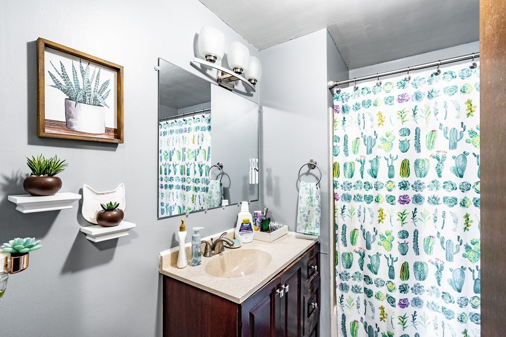 32-34 Blodgett Street Springfield, MA 01108 - Photo 6 of 15 Gallery Image 6