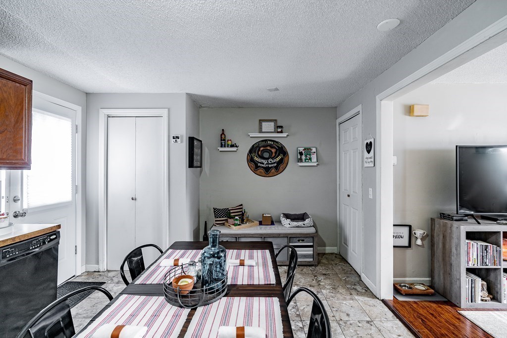 32-34 Blodgett Street Springfield, MA 01108 - Photo 9 of 15 Gallery Image 9