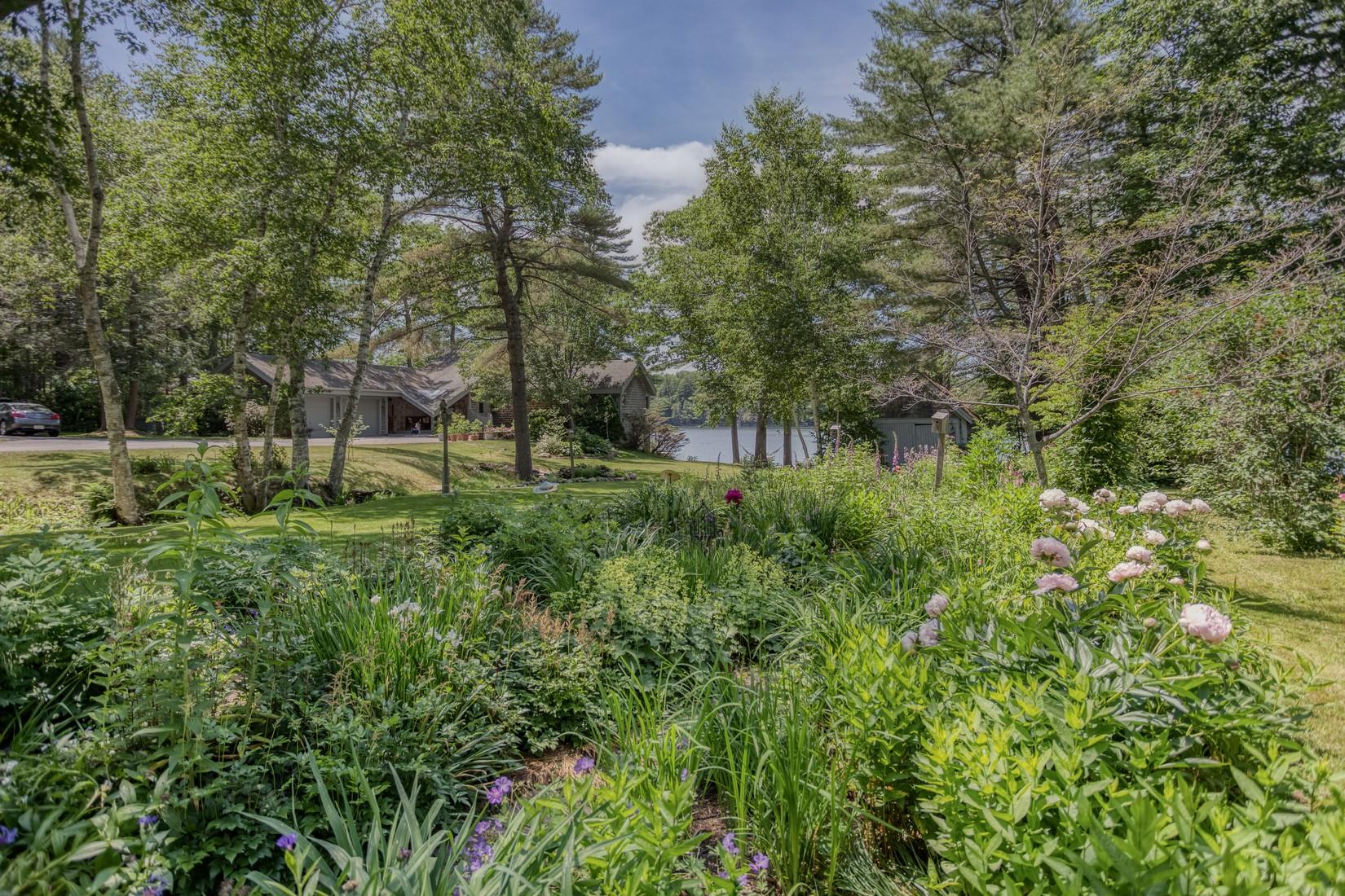 81 Shore Road Edgecomb, ME 04556 - Photo 4 of 46 81Shore-3416