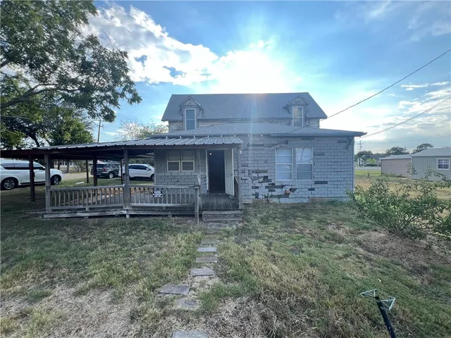 $109,900 | 201 North Wiebusch Street, Riesel, TX 76682