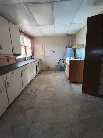 $109,900 | 201 North Wiebusch Street, Riesel, TX 76682