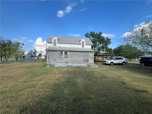 $109,900 | 201 North Wiebusch Street, Riesel, TX 76682