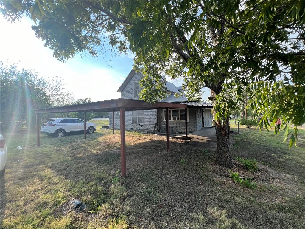 201 North Wiebusch Street Riesel, TX 76682 - Photo 6 of 28