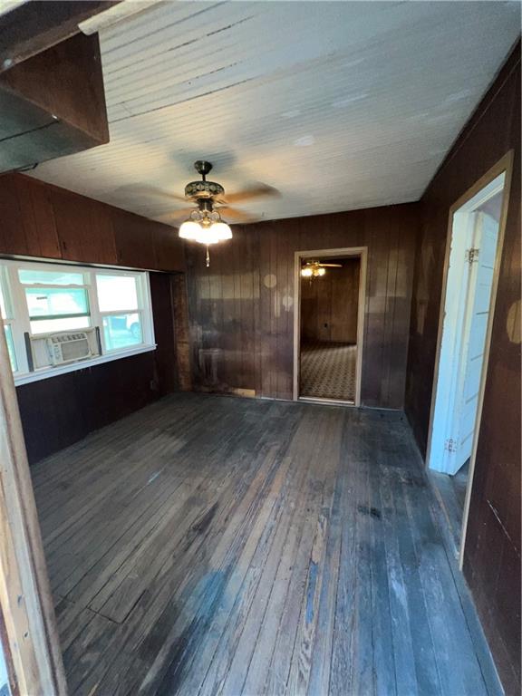 201 North Wiebusch Street Riesel, TX 76682 - Photo 8 of 28