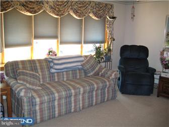 32 Quail Road Levittown, PA 19057 - Photo 5 of 12 Living Room