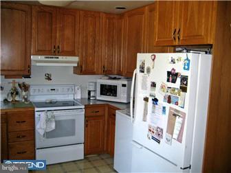 32 Quail Road Levittown, PA 19057 - Photo 9 of 12 Kitchen
