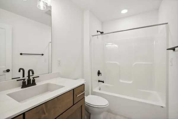 $575,900 | N174W20582 Laurel Springs Circle, Jackson, WI 53037