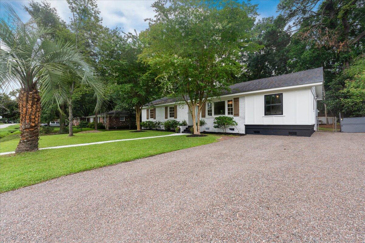 1215 Byron Road Charleston, SC 29407 - Photo 3 of 42 03-Sara Barclay Photography LLC_0-3