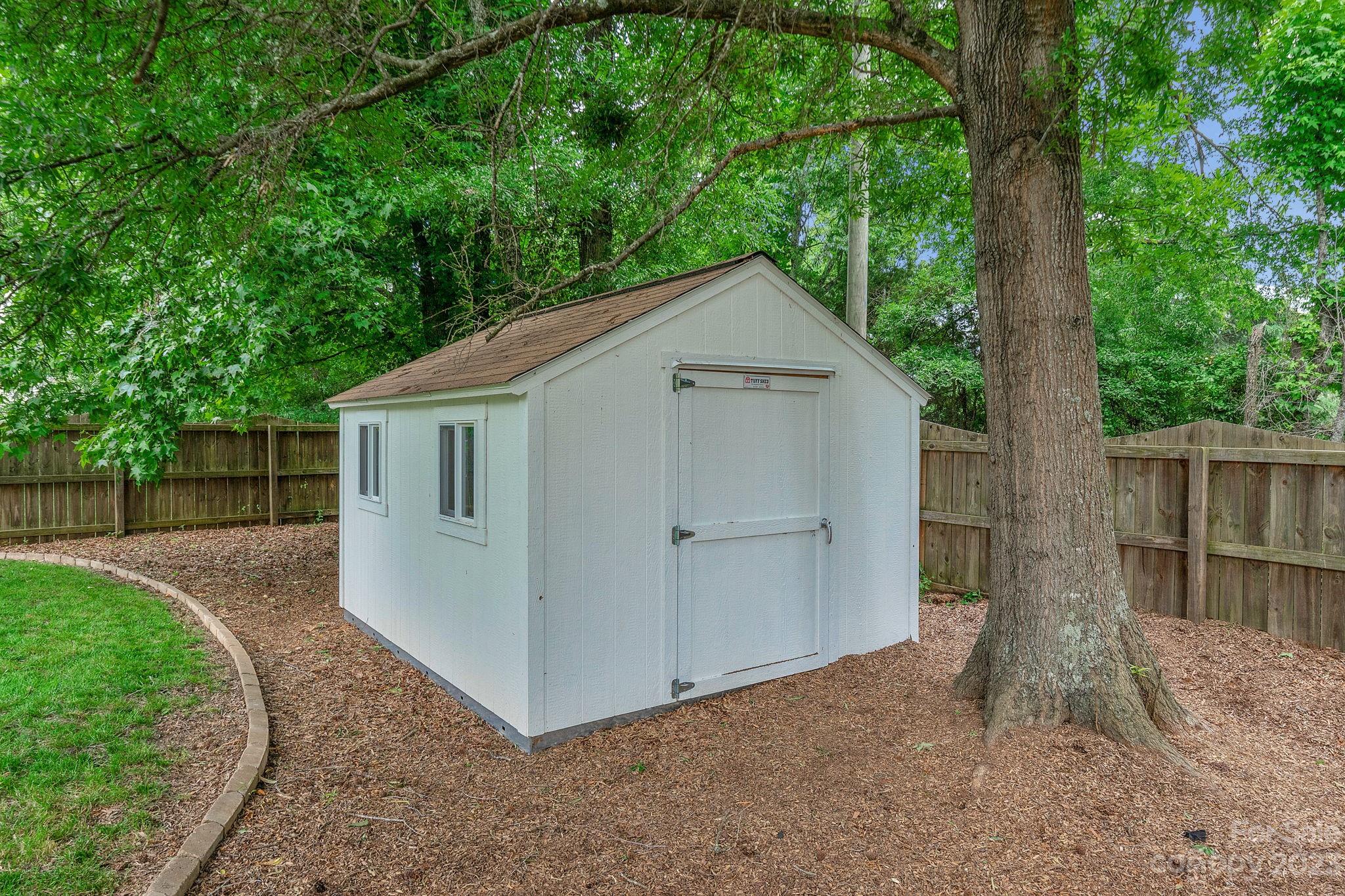 446 Glandon Court Fort Mill, SC 29708 - Photo 34 of 39 Gallery Image 34