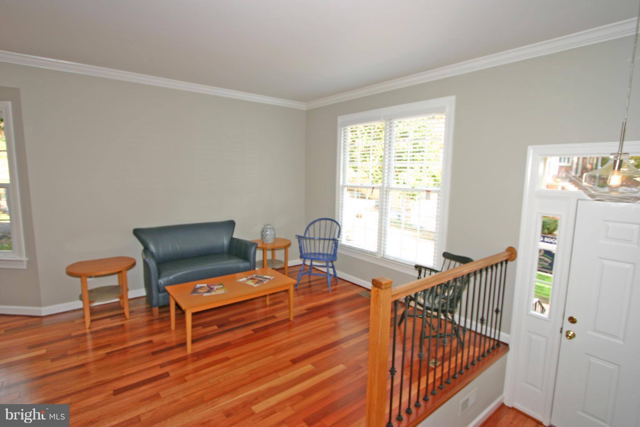 3642 Ransom Place Alexandria, VA 22306 - Photo 3 of 30 Living Room