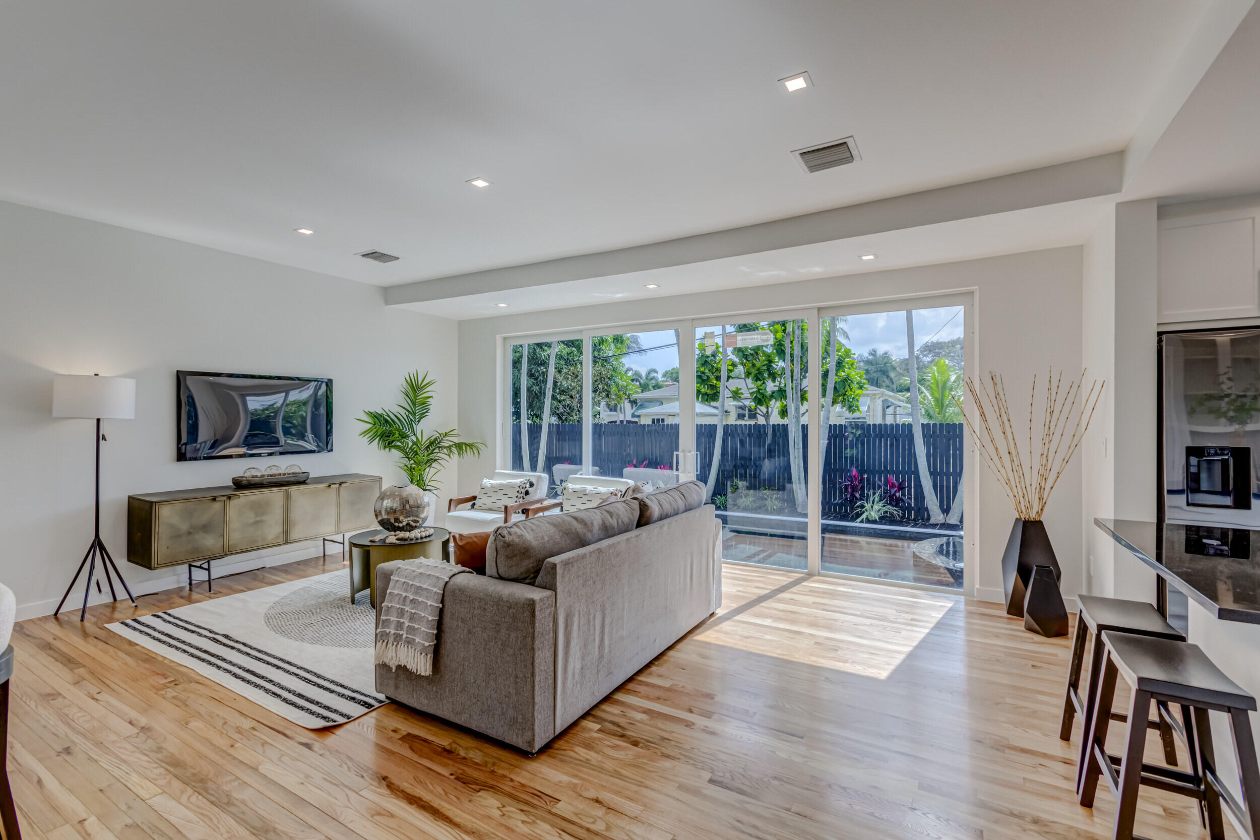 326 Monceaux Road West Palm Beach, FL 33405 - Photo 17 of 58 23_320a3529js