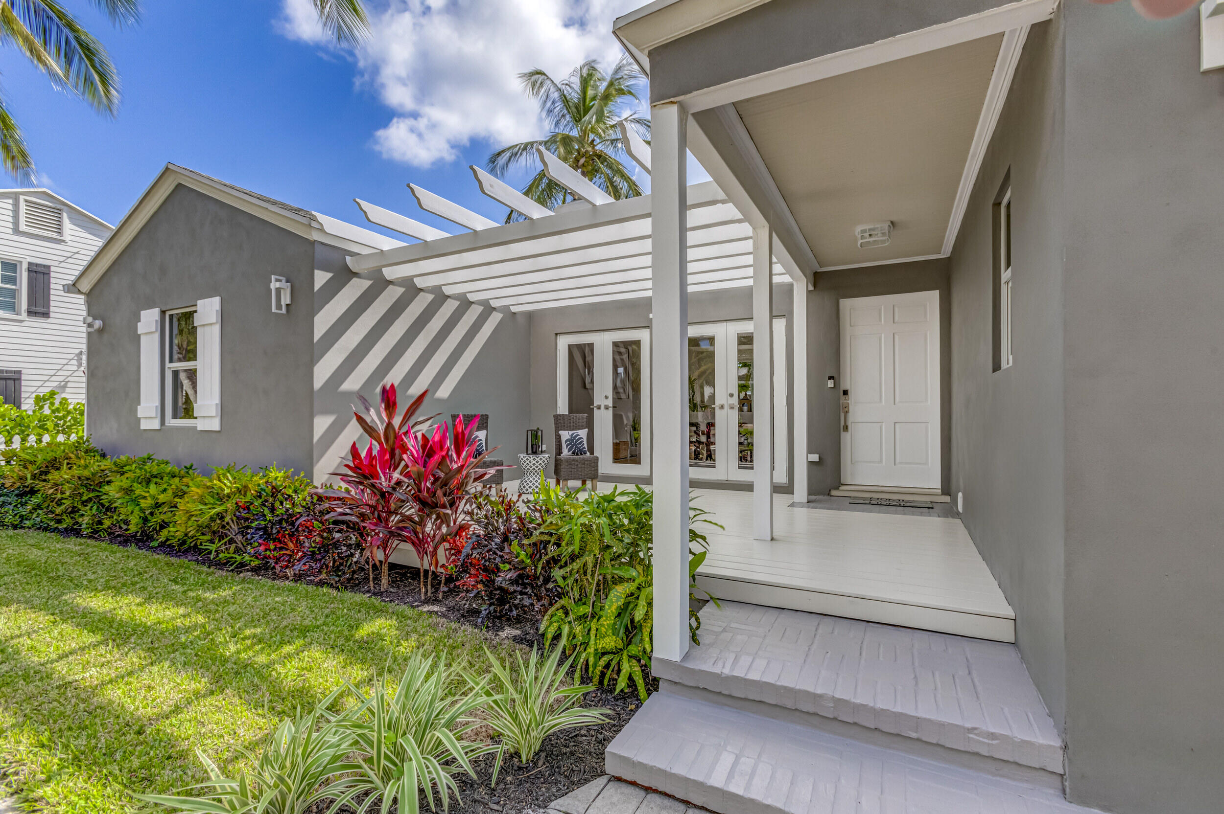 326 Monceaux Road West Palm Beach, FL 33405 - Photo 4 of 58 09_320a3689js