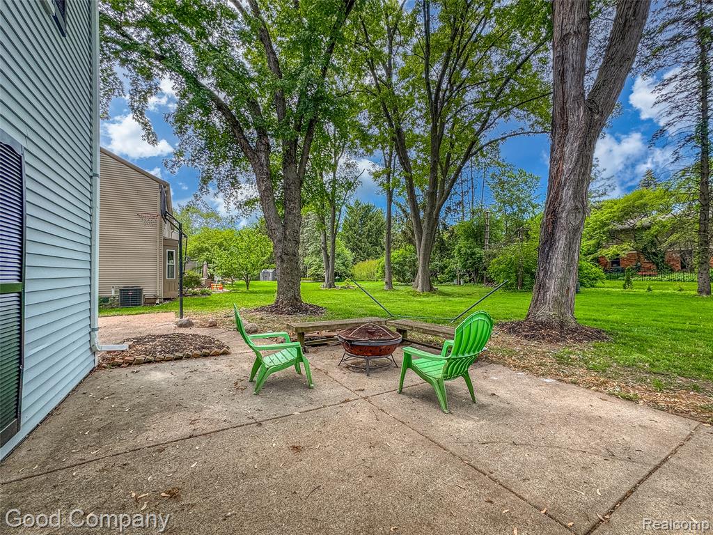35750 Fredericksburg Road Farmington Hills, MI 48331 - Photo 23 of 30
