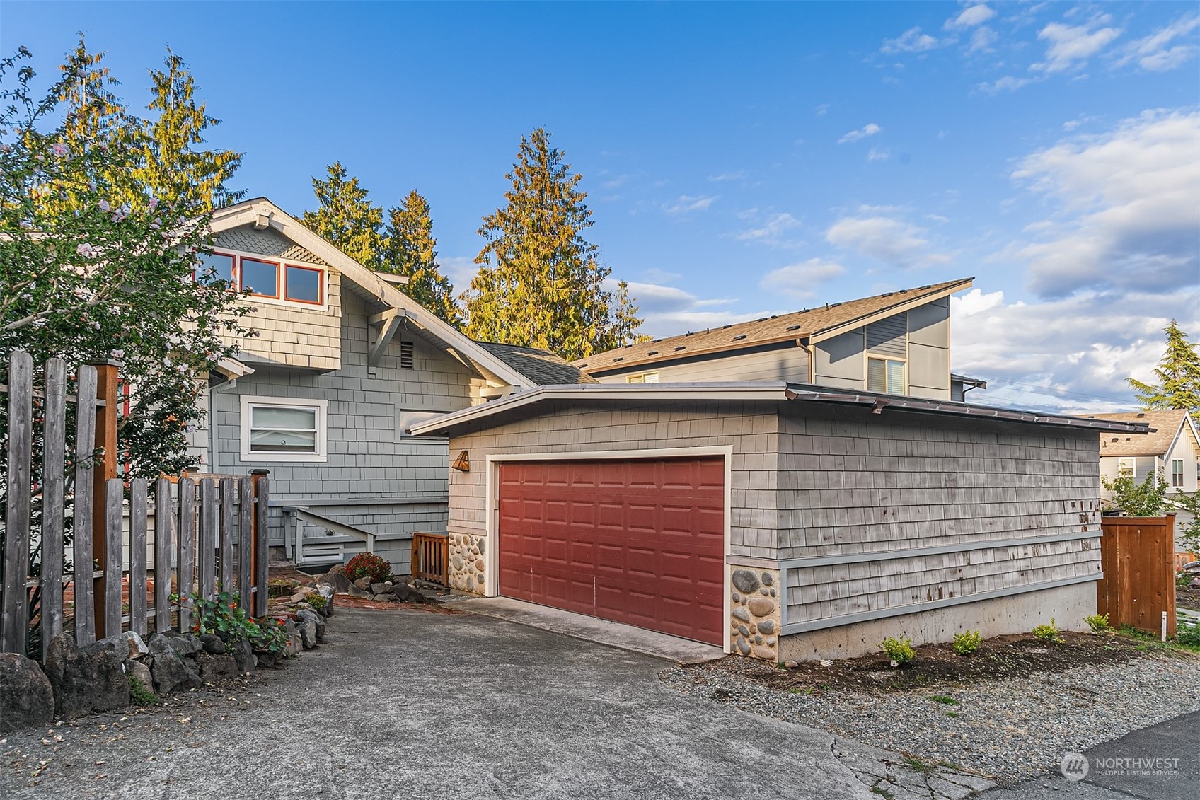 401 Southwest Langston Road Renton, WA 98057 - Photo 4 of 30