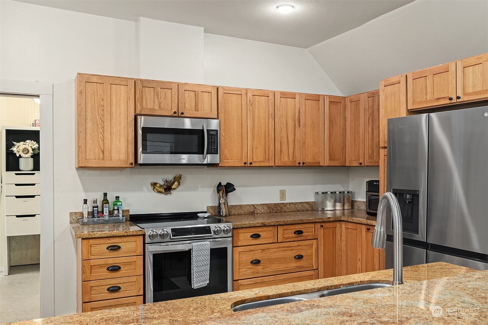 401 Southwest Langston Road Renton, WA 98057 - Photo 9 of 30
