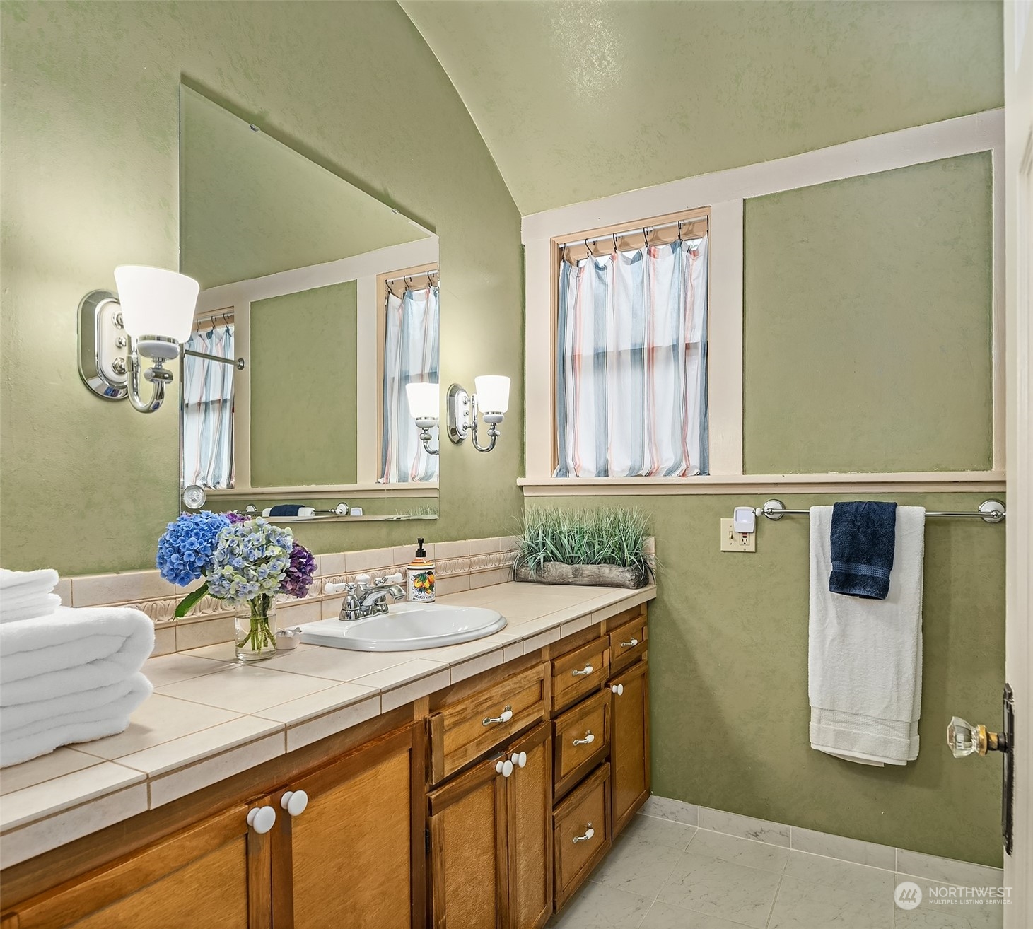 401 Southwest Langston Road Renton, WA 98057 - Photo 10 of 30