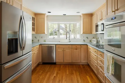 $1,459,800 | 18 Saddle Ridge Road, Dover, MA 02030