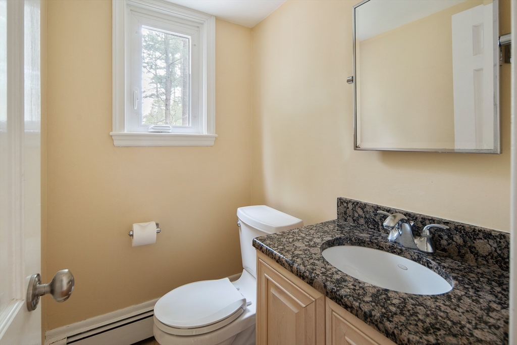 18 Saddle Ridge Road Dover, MA 02030 - Photo 5 of 35