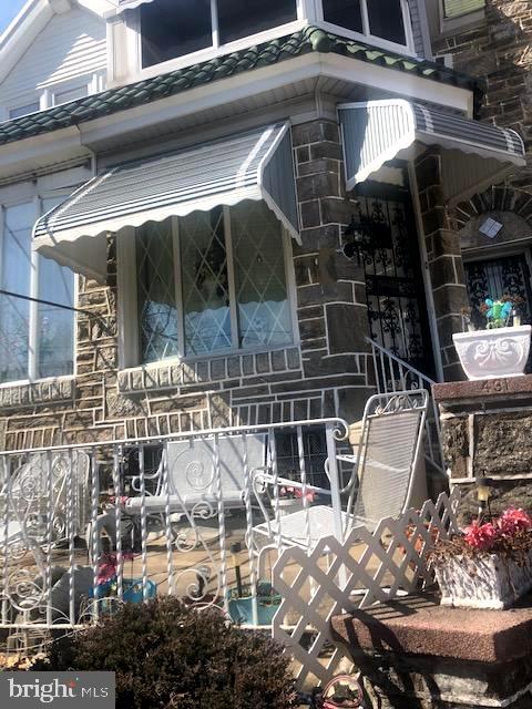 431 Vernon Road Philadelphia, PA 19119 - Photo 2 of 5 Front yard and Patio