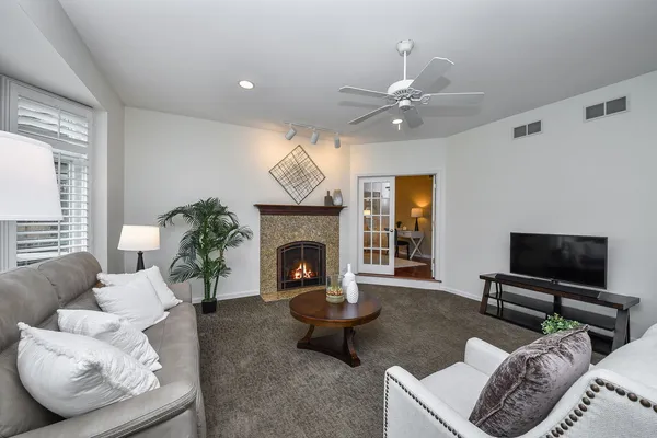 $830,000 | 640 Kendridge Court, Aurora, IL 60502