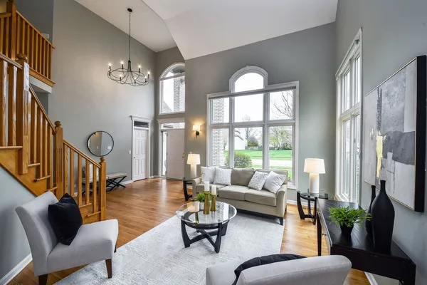 $830,000 | 640 Kendridge Court, Aurora, IL 60502