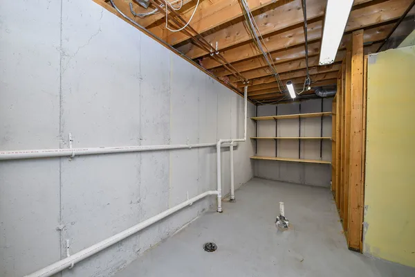 $830,000 | 640 Kendridge Court, Aurora, IL 60502