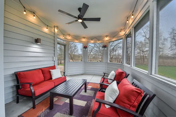 $830,000 | 640 Kendridge Court, Aurora, IL 60502