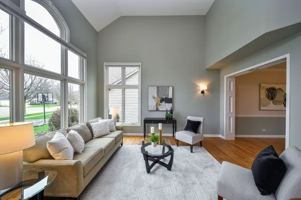 $830,000 | 640 Kendridge Court, Aurora, IL 60502