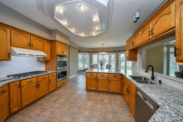 $830,000 | 640 Kendridge Court, Aurora, IL 60502