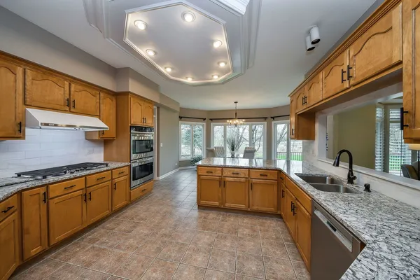 $830,000 | 640 Kendridge Court, Aurora, IL 60502