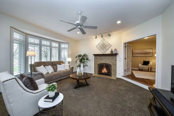 $830,000 | 640 Kendridge Court, Aurora, IL 60502