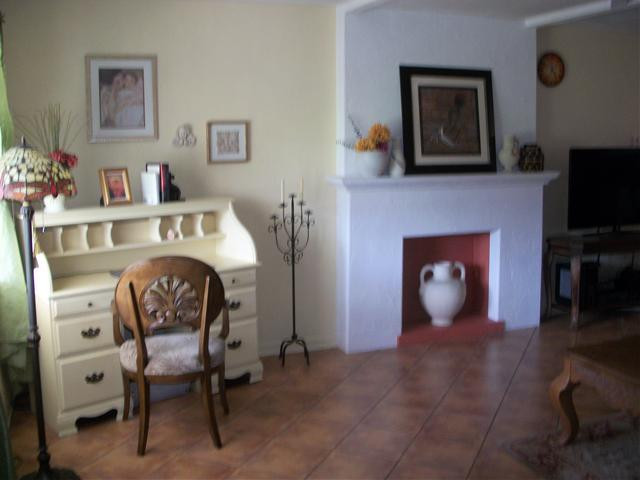 1331 North 31st Road Hollywood, FL 33021 - Photo 17 of 18 Living Room