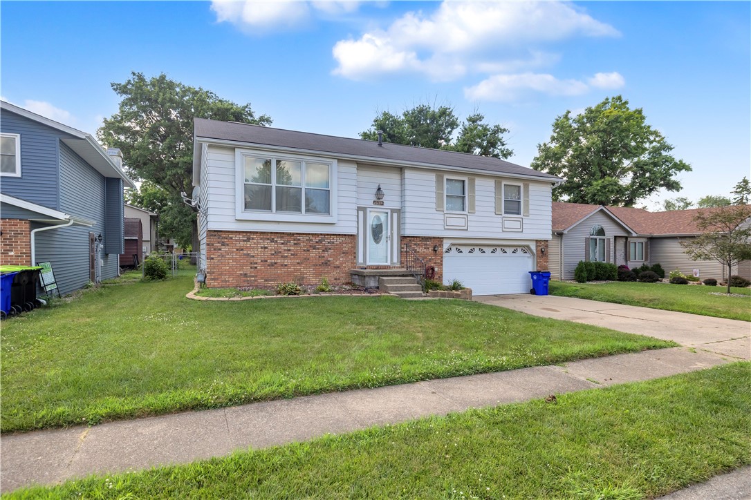 2571 Lansdowne Court Decatur, IL 62521 - Photo 2 of 32