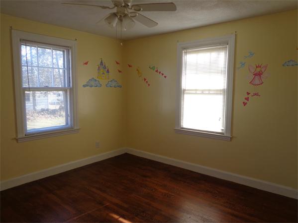 127 Winton Street Springfield, MA 01118 - Photo 10 of 12 Gallery Image 10