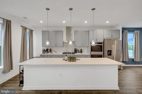 $650,000 | 20941 Bluebird Square, Sterling, VA 20165