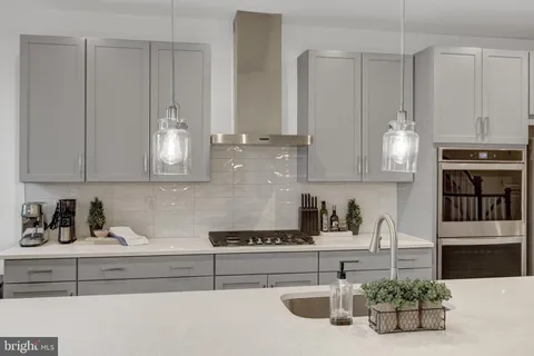 $650,000 | 20941 Bluebird Square, Sterling, VA 20165