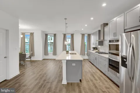 $650,000 | 20941 Bluebird Square, Sterling, VA 20165