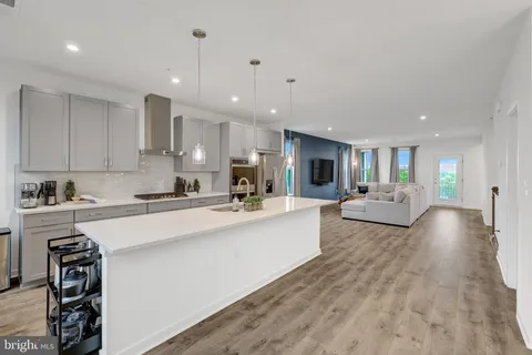 $650,000 | 20941 Bluebird Square, Sterling, VA 20165